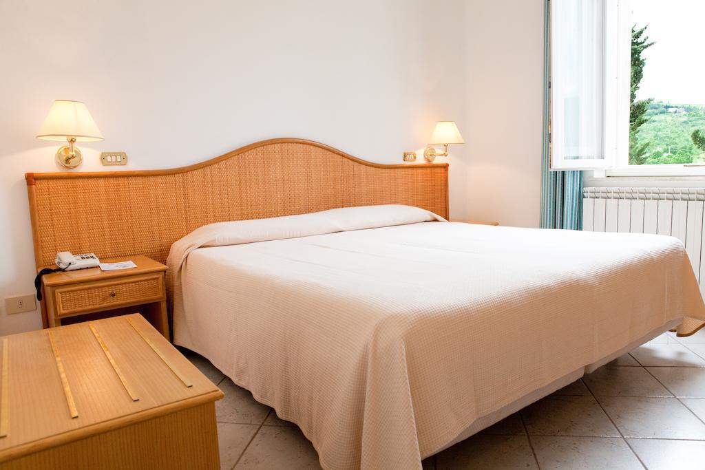 Terme San Filippo & Spa Castiglione dʼOrcia Chambre photo